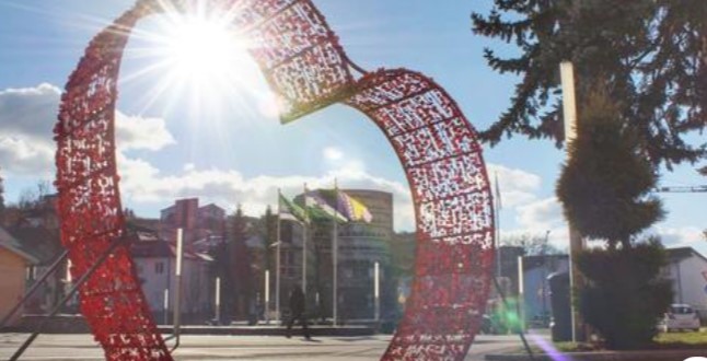 Cazinjani uživaju u manifestaciji "Cazinska zima"